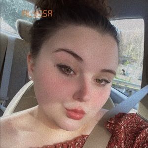 Meet your Posher, Alyssa